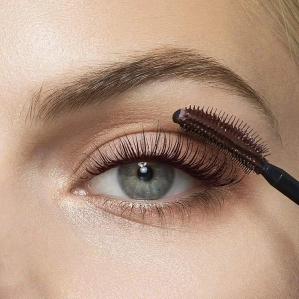 Maybelline New York, Volume Mascara - Image 2